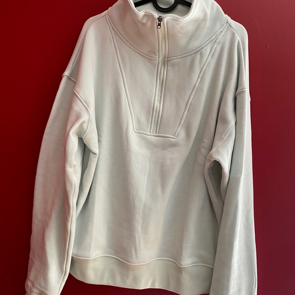 NWOT Earth Yoga Sustainable light mint overhead sweatshirt, size M - Picture 2 of 4
